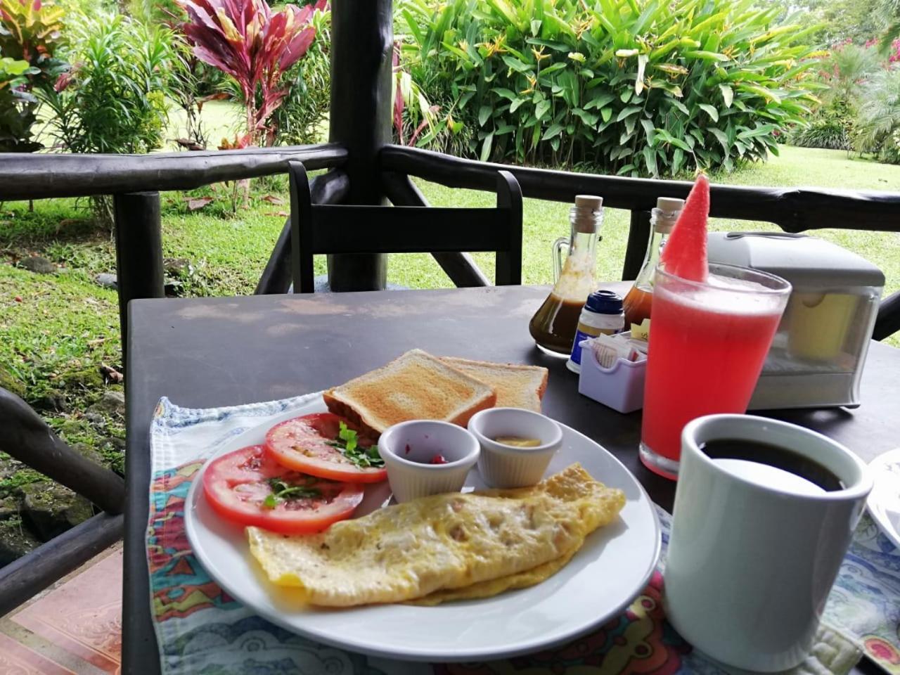 Hotel Tangara Arenal B&B La Fortuna Bagian luar foto