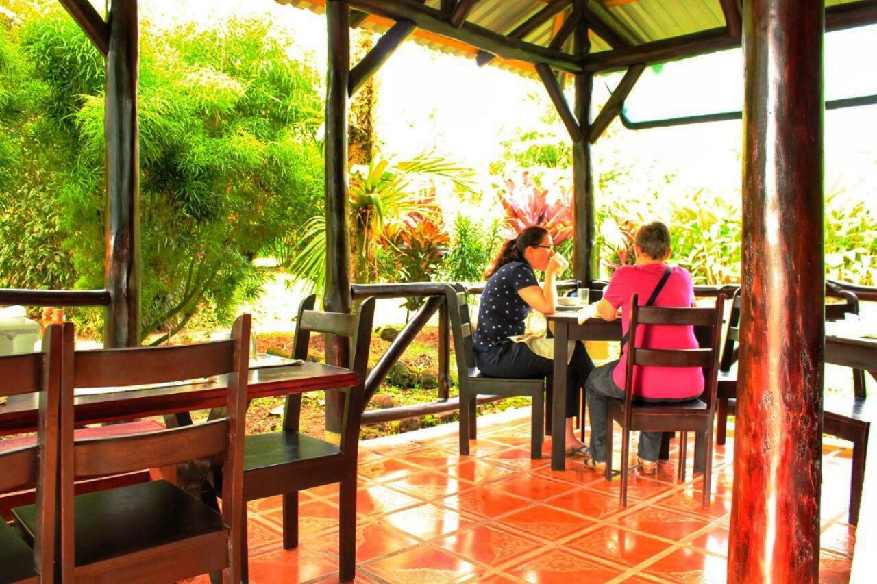 Hotel Tangara Arenal B&B La Fortuna Bagian luar foto